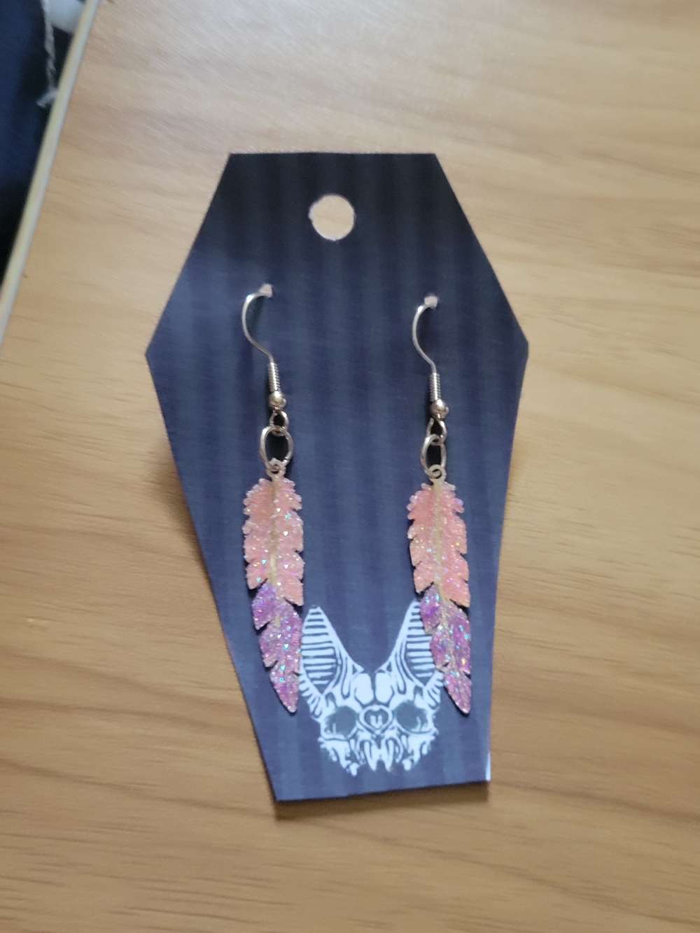 💀NEW💀Hand Crafted Pink Glitter Feather Drop Earrings